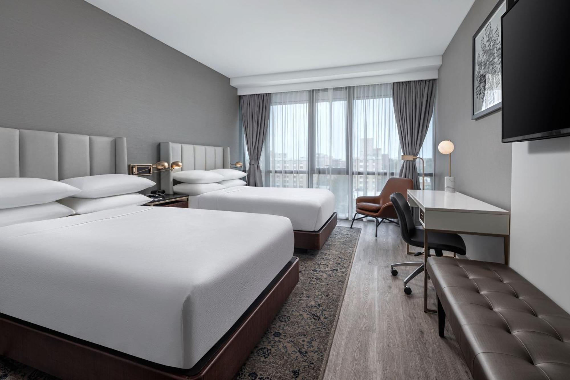 Four Points By Sheraton Flushing Нью-Йорк Экстерьер фото