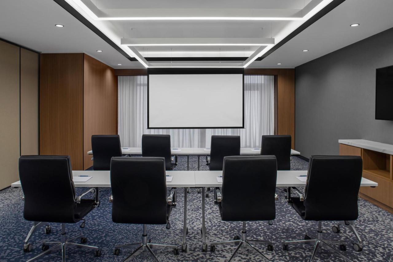 Four Points By Sheraton Flushing Нью-Йорк Экстерьер фото